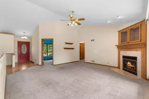 6871 S Dory Dr, Franklin, WI 53132 - Photo 14
