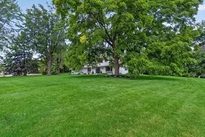 N8W27232  Woodridge Ln, Pewaukee, WI 53188 - Photo 34