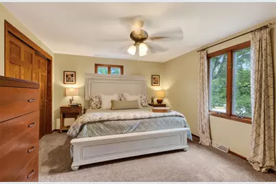 N8W27232  Woodridge Ln, Pewaukee, WI 53188 - Photo 20