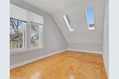 1125 E Clarke St, Milwaukee, WI 53212 - Photo 18