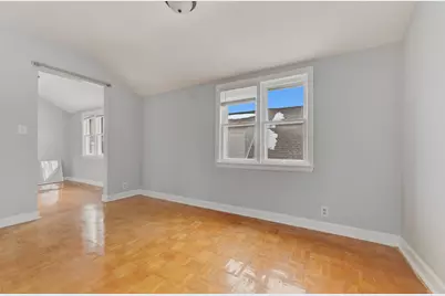 1125 E Clarke St, Milwaukee, WI 53212 - Photo 14