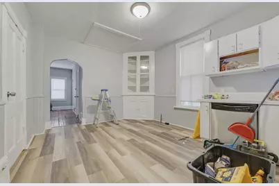 1125 E Clarke St, Milwaukee, WI 53212 - Photo 6