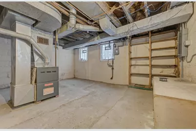 1125 E Clarke St, Milwaukee, WI 53212 - Photo 22