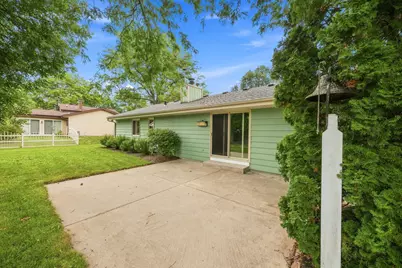 2234  Yvonne St, Waukesha, WI 53188 - Photo 50