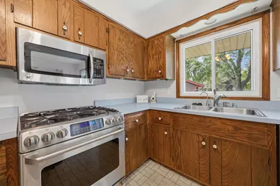 2234  Yvonne St, Waukesha, WI 53188 - Photo 10