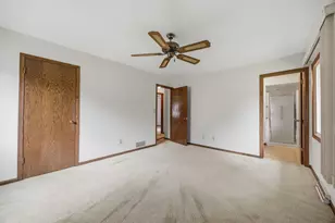 2234 Yvonne St, Waukesha, WI 53188 - Photo 30
