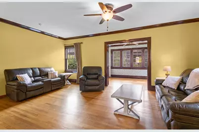 902  Clyman St, Watertown, WI 53094 - Photo 6