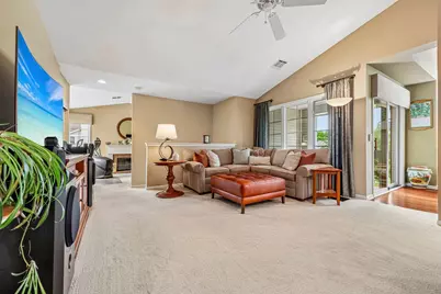 9079  Westlake Dr, Greendale, WI 53129 - Photo 6