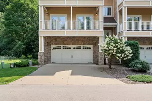 1322 Sunset Ct, La Crosse, WI 54601 - Photo 2