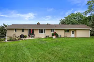 W265N6553 Beacon Hills Cir, Lisbon, WI 53089 - Photo 38