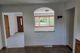 1425 S Rock Pl, New Berlin, WI 53151 - Photo 10