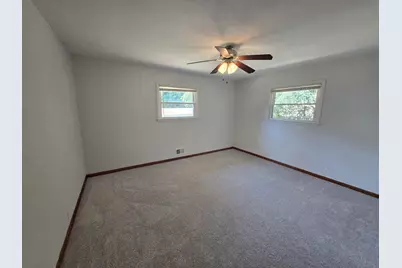 1425 S Rock Pl, New Berlin, WI 53151 - Photo 6