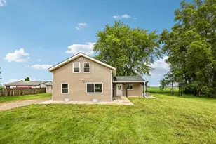 W6146 State Line Rd, Walworth, WI 53184 - Photo 2