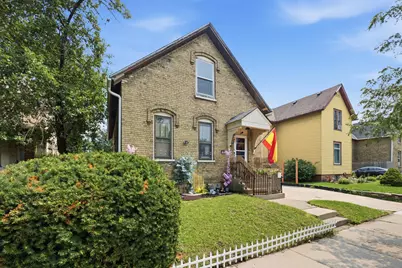 1827  Green St, Racine, WI 53402 - Photo 1