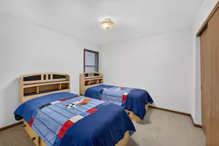 5533 Cambridge Ln, Racine, WI 53406 - Photo 18