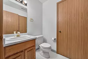 5533 Cambridge Ln, Racine, WI 53406 - Photo 10