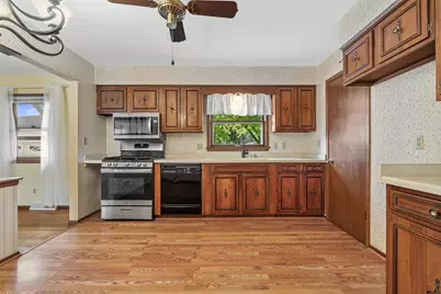 1651  1st Ave, Grafton, WI 53024 - Photo 8