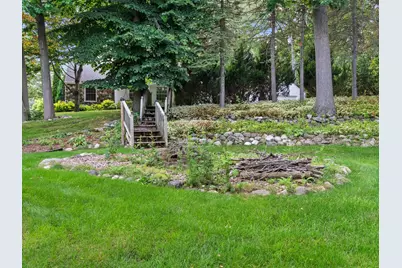302  Fenway Ter, Manitowoc, WI 54220 - Photo 32