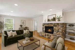 302 Fenway Terrace, Manitowoc, WI 54220 - Photo 4