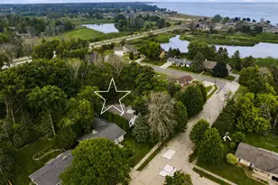302 Fenway Terrace, Manitowoc, WI 54220 - Photo 36