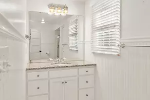 302 Fenway Terrace, Manitowoc, WI 54220 - Photo 22