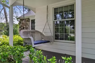 302 Fenway Terrace, Manitowoc, WI 54220 - Photo 2
