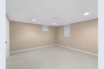 302  Fenway Ter, Manitowoc, WI 54220 - Photo 24