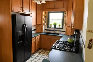 339 21st St, La Crosse, WI 54601 - Photo 4
