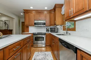 9738 W Barnard Ave, Greenfield, WI 53228 - Photo 14