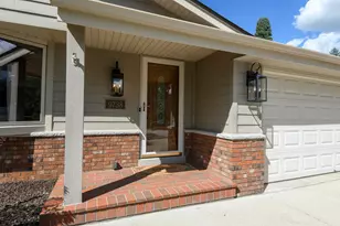9738 W Barnard Ave, Greenfield, WI 53228 - Photo 4