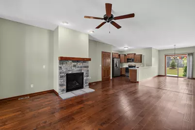 9315  Hollyhock Ln, Racine, WI 53406 - Photo 8