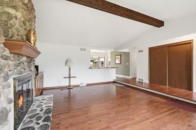 16010 W Cynthia Dr, New Berlin, WI 53151 - Photo 6
