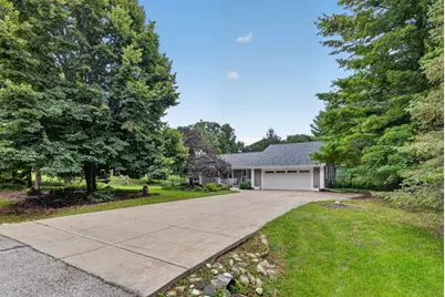 N71W27107  Meadow Wood Ln, Lisbon, WI 53089 - Photo 4