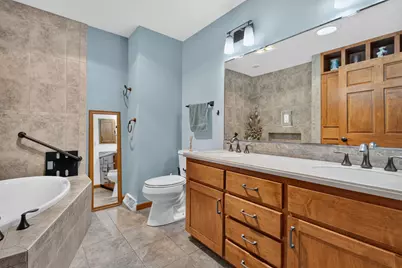 N71W27107  Meadow Wood Ln, Lisbon, WI 53089 - Photo 24