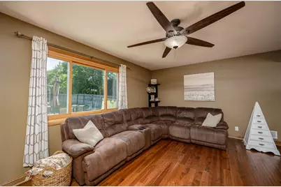 8560 S Sharon Dr, Oak Creek, WI 53154 - Photo 6