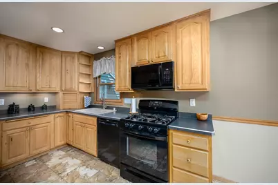 8560 S Sharon Dr, Oak Creek, WI 53154 - Photo 12