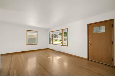 5462 N 103rd St, Milwaukee, WI 53225 - Photo 4