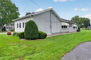 201 N Oakland Ave, Burlington, WI 53105 - Photo 18