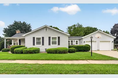 201 N Oakland Ave, Burlington, WI 53105 - Photo 1