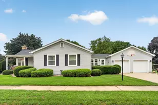 201 N Oakland Ave, Burlington, WI 53105 - Photo 1