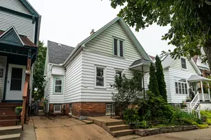 1931 N Bartlett Ave, Milwaukee, WI 53202 - Photo 34
