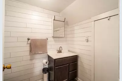 1931 N Bartlett Ave, Milwaukee, WI 53202 - Photo 26