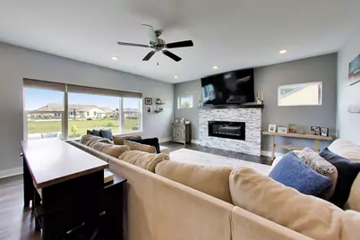 2011  47th Ave, Kenosha, WI 53144 - Photo 4