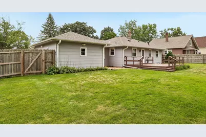 136 S Maple St, Oconomowoc, WI 53066 - Photo 32