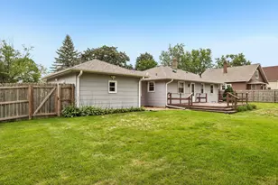 136 S Maple St, Oconomowoc, WI 53066 - Photo 32