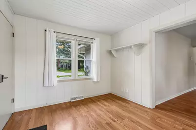 136 S Maple St, Oconomowoc, WI 53066 - Photo 8