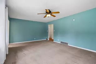 136 S Maple St, Oconomowoc, WI 53066 - Photo 6