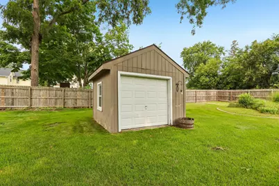 136 S Maple St, Oconomowoc, WI 53066 - Photo 34