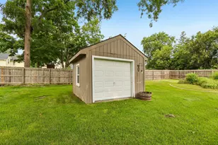 136 S Maple St, Oconomowoc, WI 53066 - Photo 34