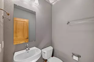 601 E Erie St, Milwaukee, WI 53202 - Photo 36
